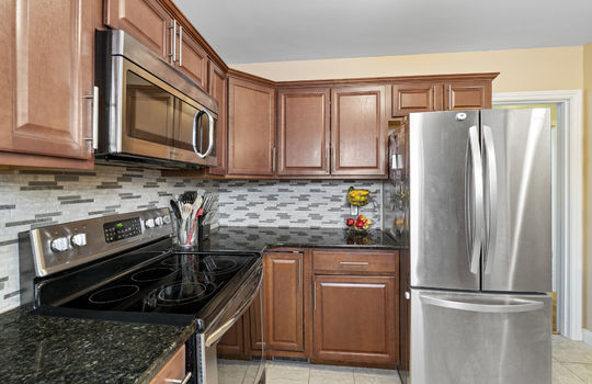 345 Hillside Dr Int-8