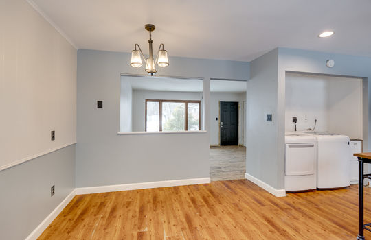 7076 Middlebury Dr Int-11