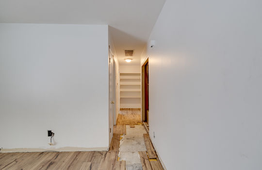 7076 Middlebury Dr Int-12