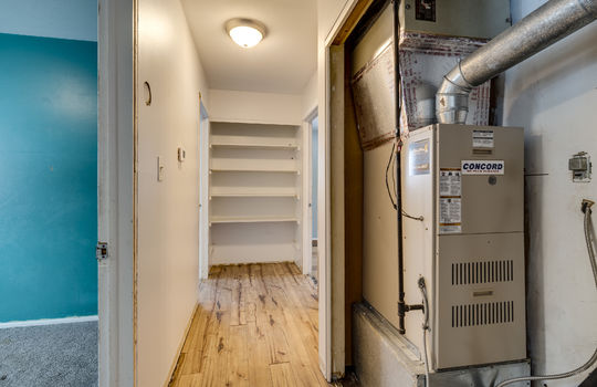 7076 Middlebury Dr Int-13