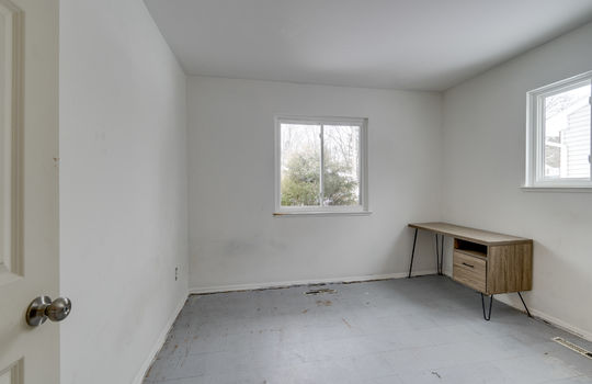 7076 Middlebury Dr Int-16