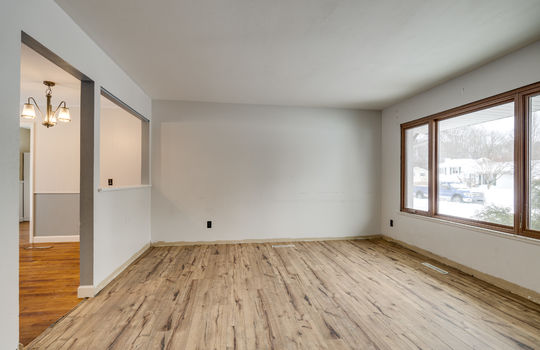 7076 Middlebury Dr Int-2