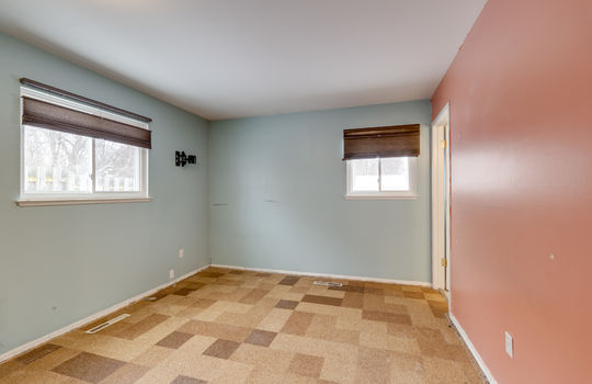 7076 Middlebury Dr Int-20