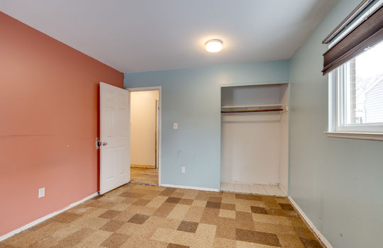 7076 Middlebury Dr Int-21