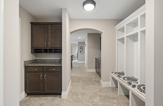 7900 Iron Horse Int-19