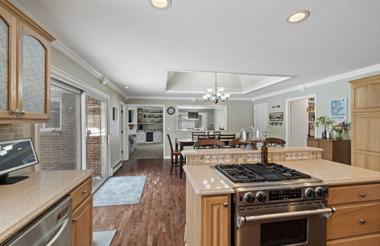 8500 Adler Rd Int-12