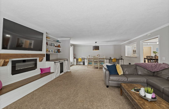 8500 Adler Rd Int-18