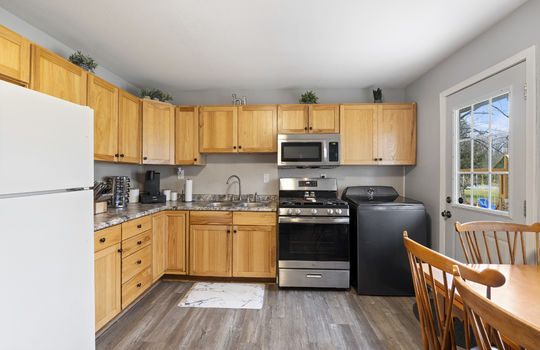 2165 Occidental Hwy Int-13