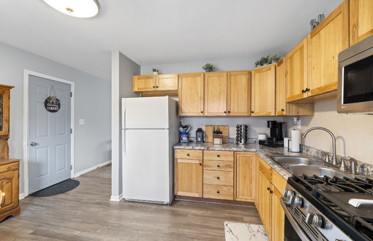 2165 Occidental Hwy Int-14