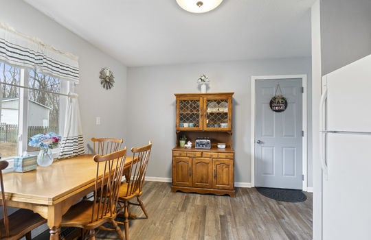 2165 Occidental Hwy Int-15