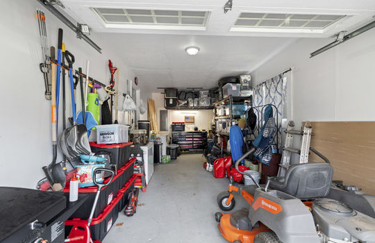 2165 Occidental Hwy Int-17