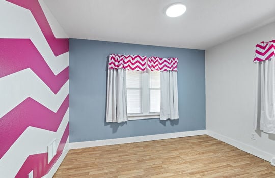 519 W Sterns Rd Int-14