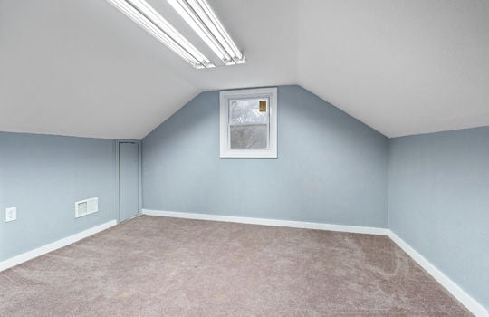 519 W Sterns Rd Int-17