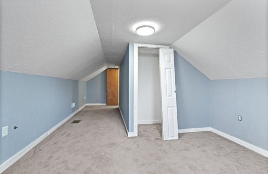 519 W Sterns Rd Int-21