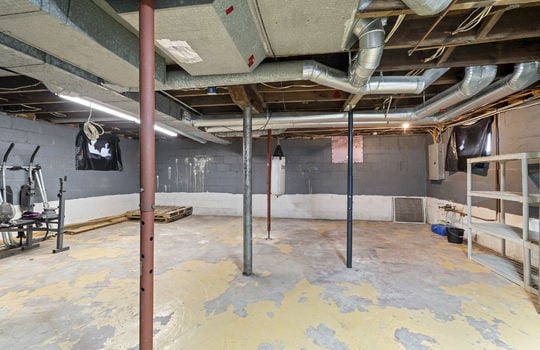 519 W Sterns Rd Int-23