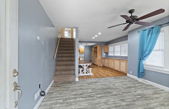 519 W Sterns Rd Int-3