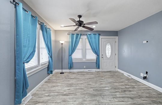 519 W Sterns Rd Int-5