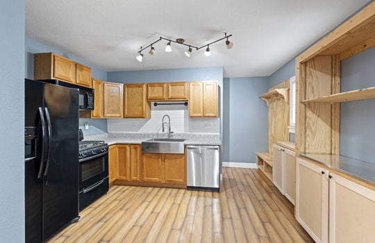 519 W Sterns Rd Int-6