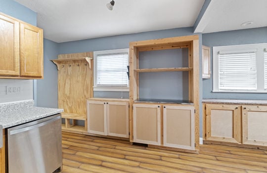 519 W Sterns Rd Int-8