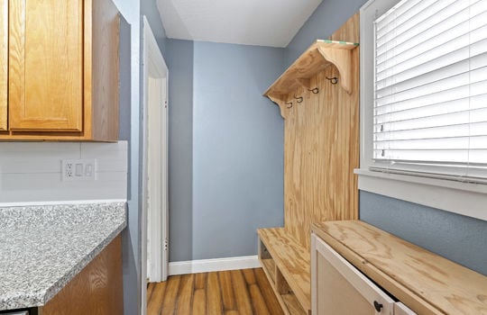 519 W Sterns Rd Int-9