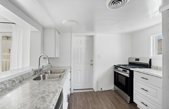 6590 S Huron River Dr Int-17