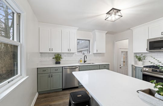 8951 Jackman Rd Int-6