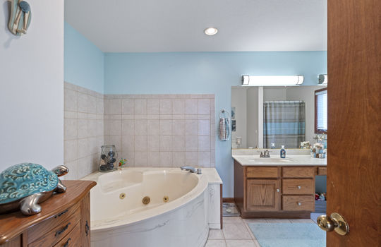 11662 Wells Rd Int-14