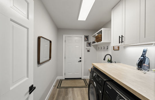 5246 Fredelia Dr Int-21