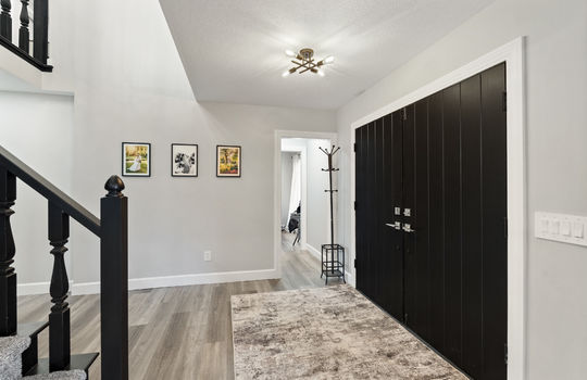 5246 Fredelia Dr Int-3