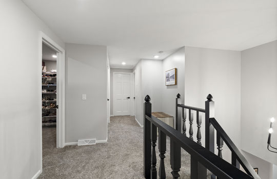 5246 Fredelia Dr Int-33