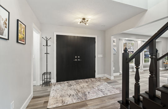 5246 Fredelia Dr Int-4