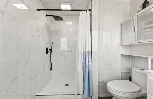 5246 Fredelia Dr Int-40