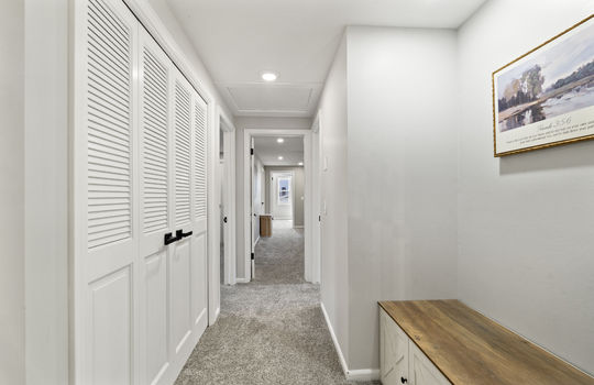 5246 Fredelia Dr Int-46