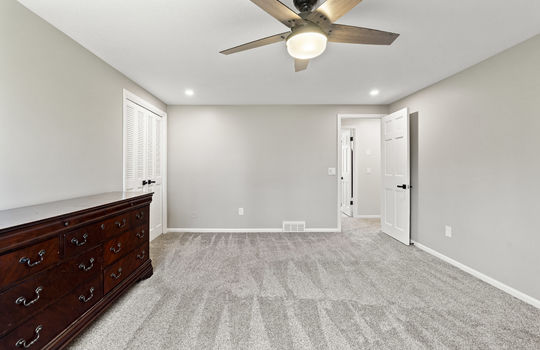 5246 Fredelia Dr Int-48