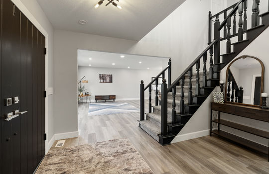 5246 Fredelia Dr Int-5