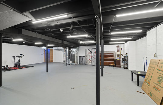 5246 Fredelia Dr Int-57