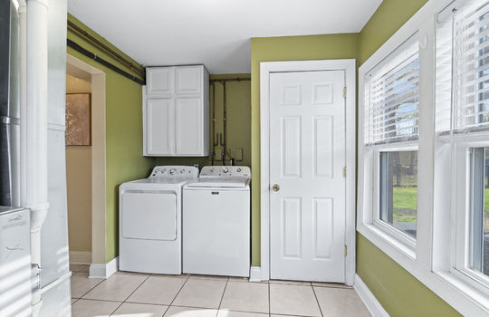 9505 Secor Rd Int-14