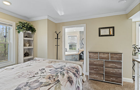 9505 Secor Rd Int-23