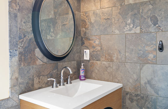 9505 Secor Rd Int-26