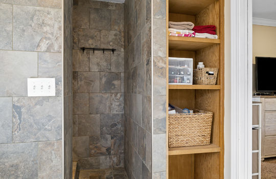 9505 Secor Rd Int-27