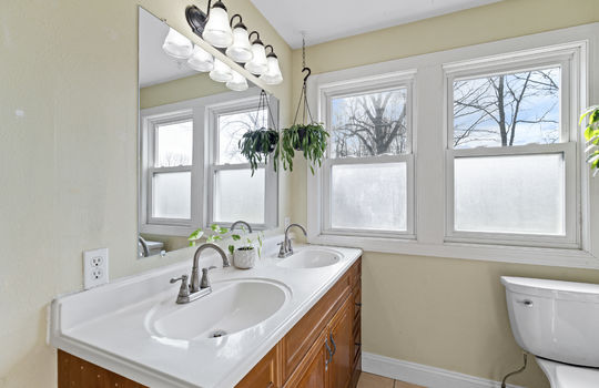 9505 Secor Rd Int-42