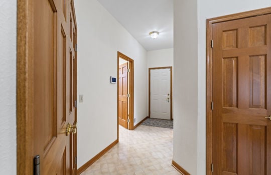 1573 W Erie Rd Int-25