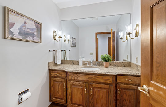 1573 W Erie Rd Int-32