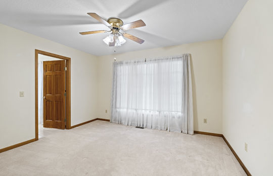 1573 W Erie Rd Int-33