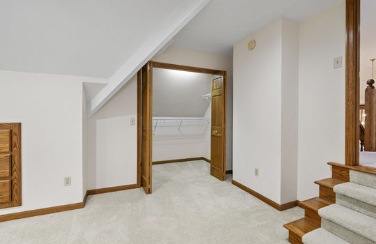 1573 W Erie Rd Int-50