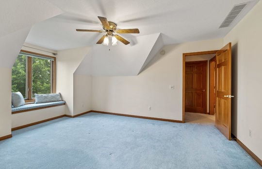 1573 W Erie Rd Int-55