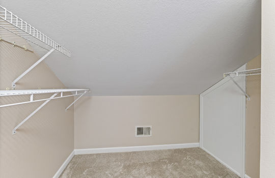 6647 Greenbriar Ln Int-32