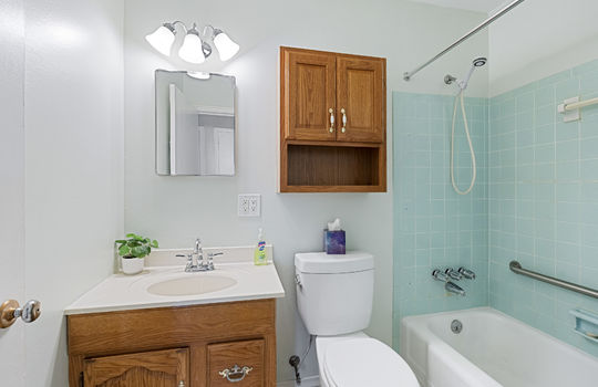 833 Cherry Ln Int-17