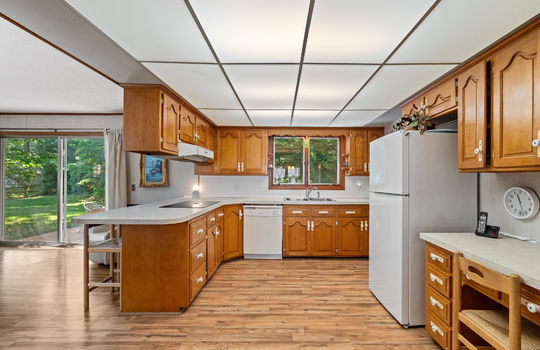1417 Longfellow Dr Int-11