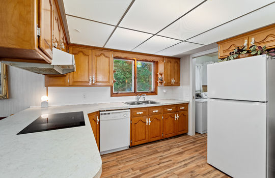 1417 Longfellow Dr Int-12